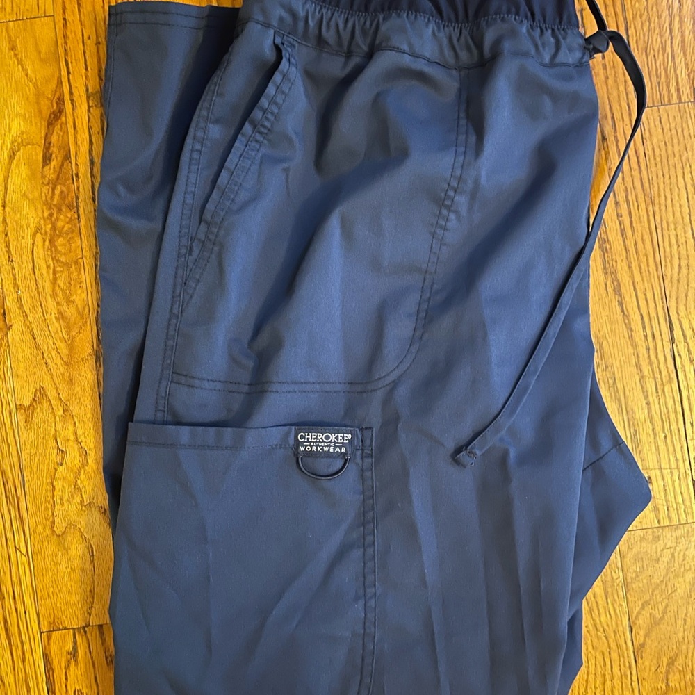 Cherokee Women's Navy Blue V-Neck Top - Picture 4 of 7
